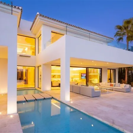 Aurora Villa